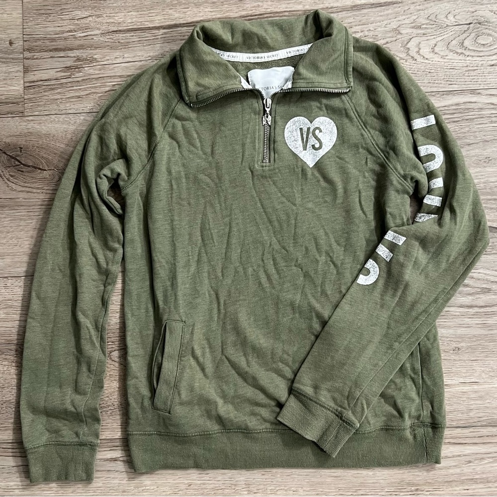❤️Women’s Victoria’s Secret Pullover